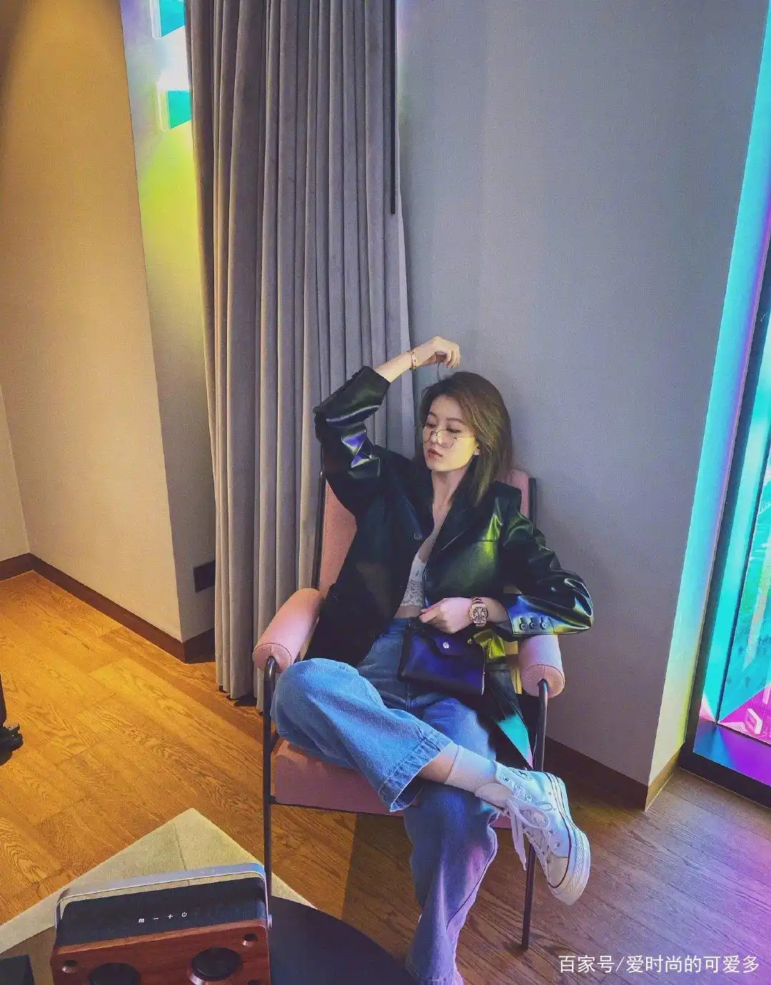 乔妹时尚盛典_女明星齐肩卷发_关关穿搭