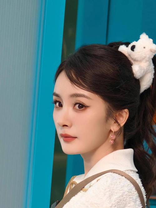 扎马尾的女明星_女明星扎马尾_扎马尾的明星图片