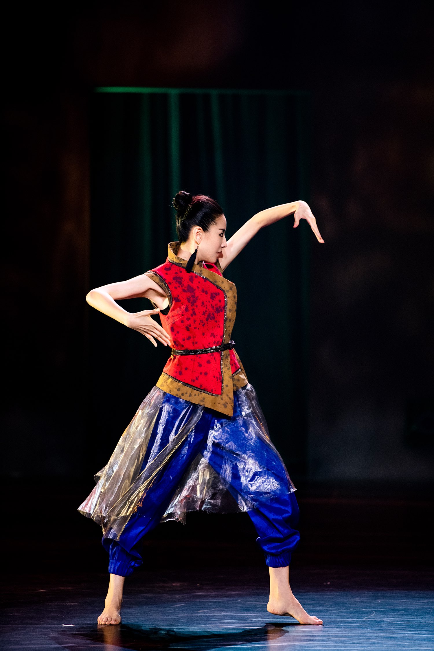 秦岚董洁富察皇后惺惺相惜_女明星舞林大会_董洁秦岚新舞林大会姐妹情深